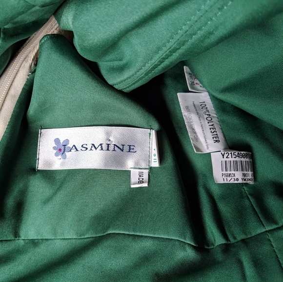 Emerald Green Sleeveless Dress by Jasmine - Picture 2 of 4